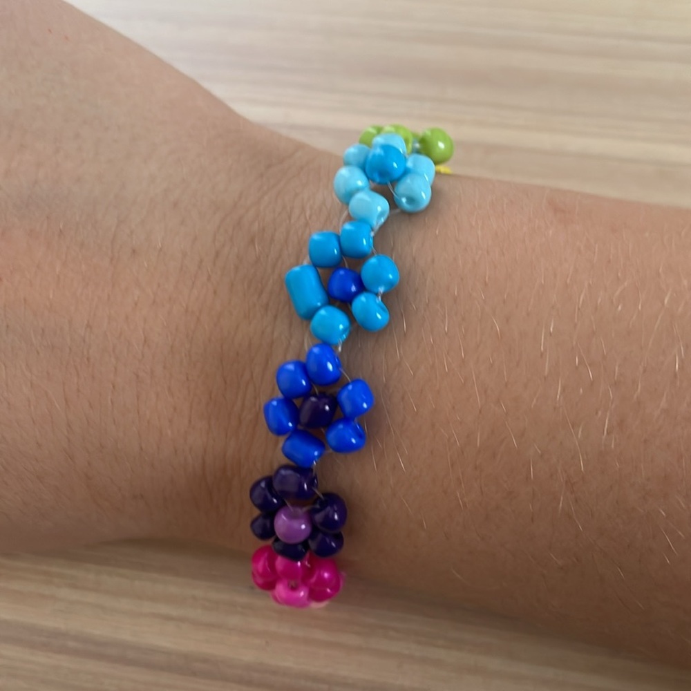 Handmade Colorful Flower‎ Clasp Bracelet - Picture 3 of 3